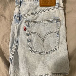 Levi’s High Loose Shorts